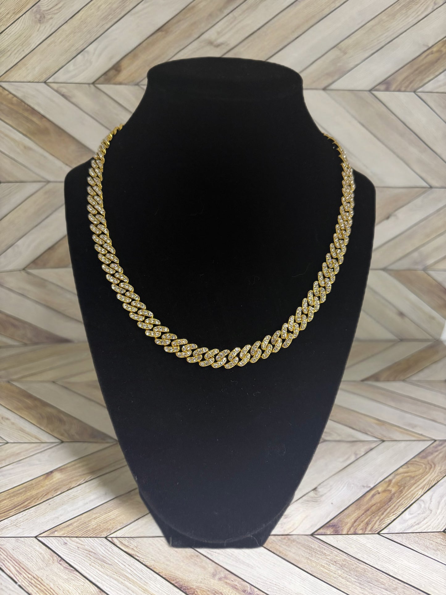 Gold 8mm Cuban Link Chain